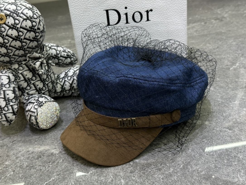 CHRISTIAN DIOR